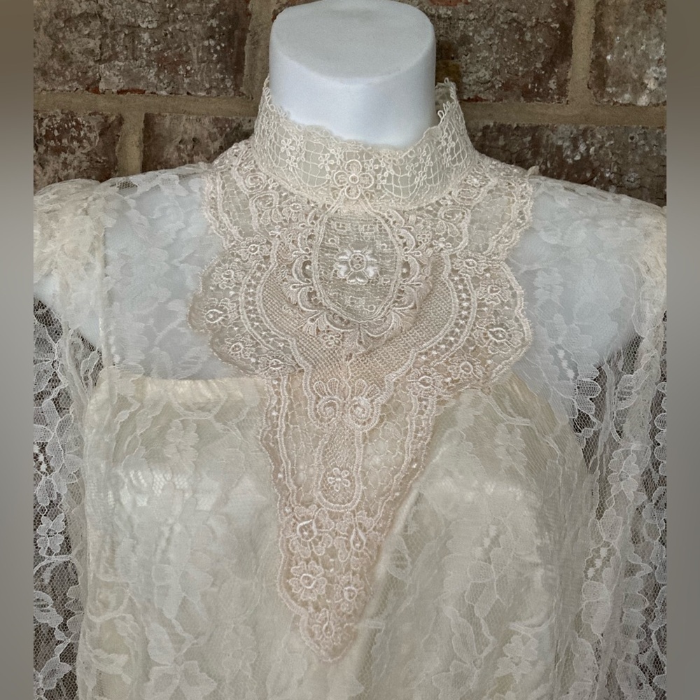 Vintage 1970’s High Neck Lace & Satin Ribbon Embellished Sheath Dress 11/12 - Picture 4 of 13
